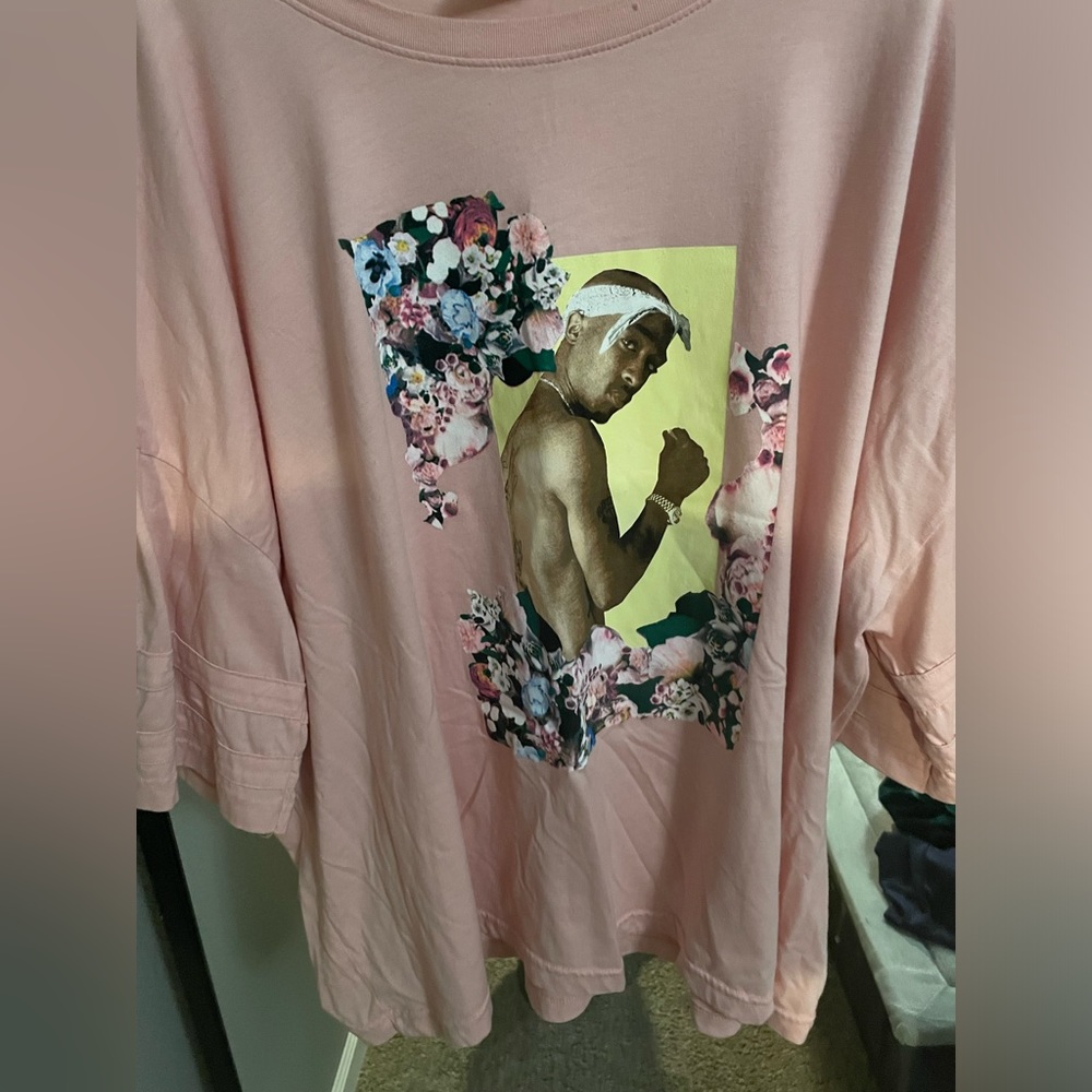 Oversized dimepiece Tupac shirt